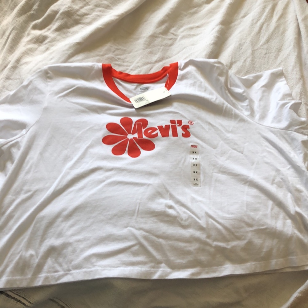 🌟Last chance!🌟 Plus size listing! Cropped Levi’s Logo Tee! Size 3x